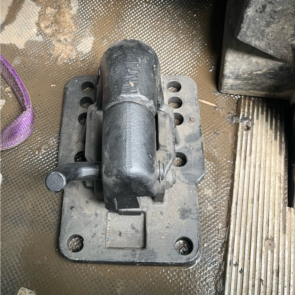 50 ton Holland Heavy Duty Black Hitch Pintle Hook